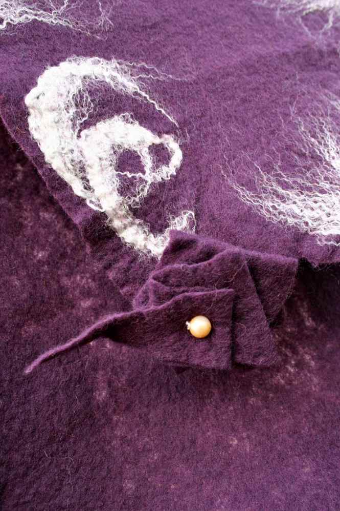 detail voilet scarf with white silk